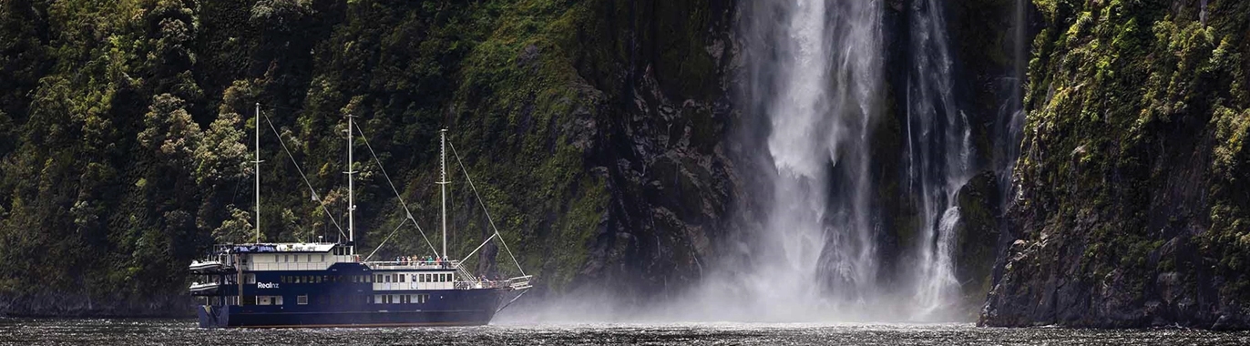 Exploring New Zealand's Wonders-hero-image