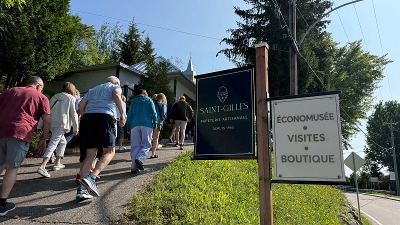Papeterie Saint-Gilles paper making economuseum