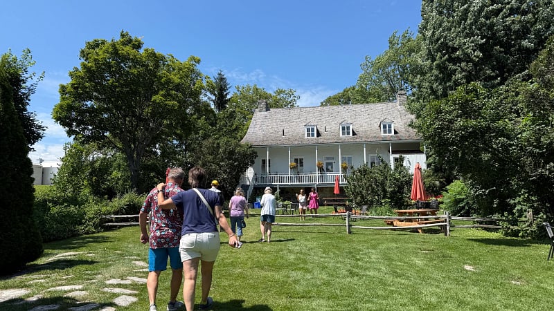 The Maison Drouin, a beautifully preserved 18th-century French colonial farmhouse. It operates alongside the Confiserie de la Vieille École, a popular artisanal confectionery and creamery.
