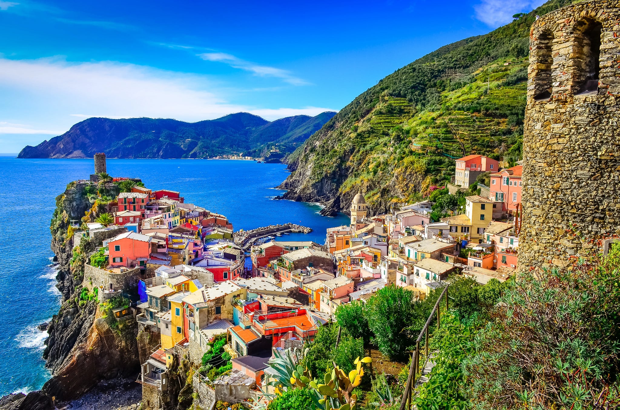 CinqueTerre_51841084_BigstockRF_17820