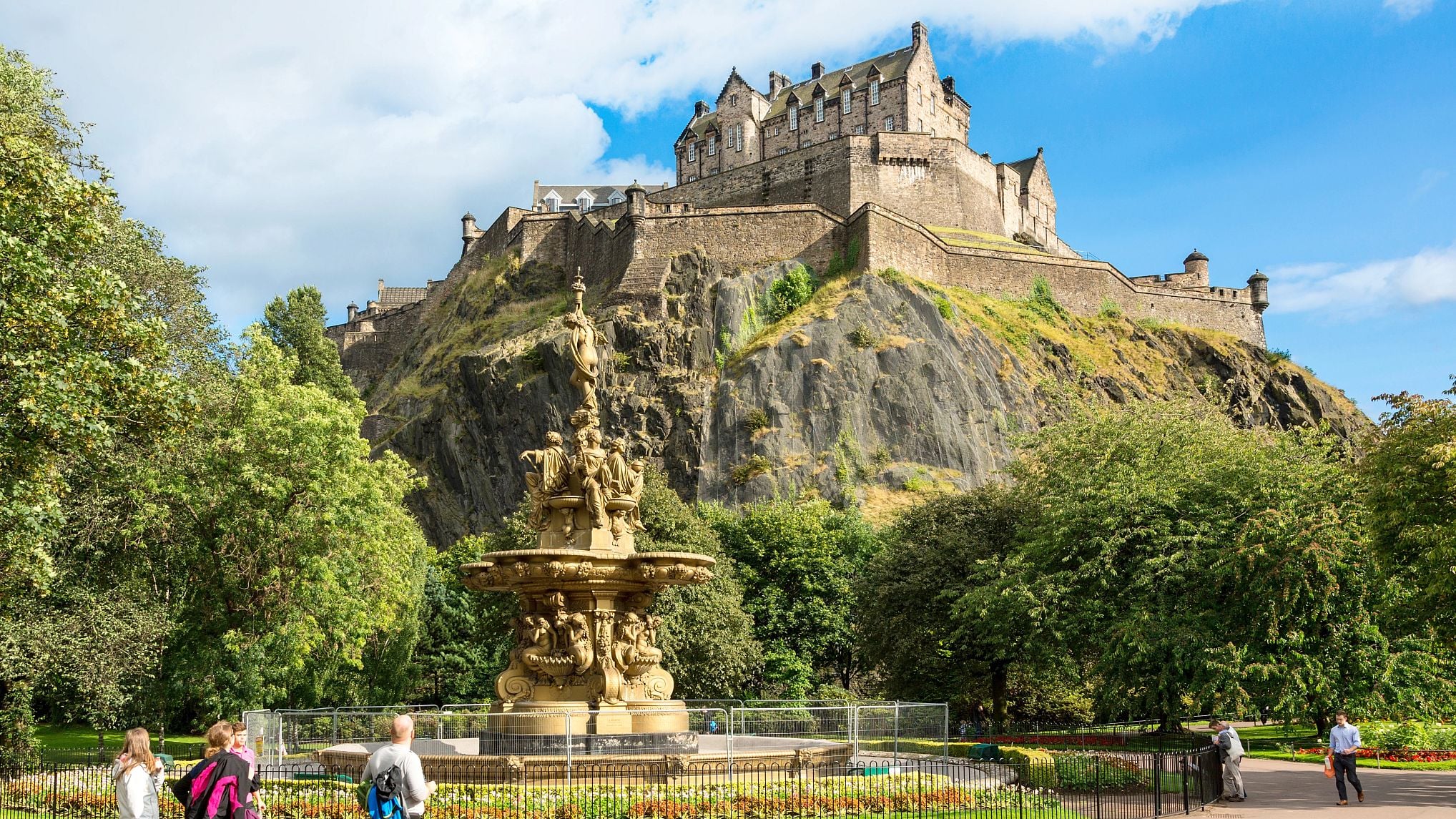 Edinburgh Castle and the Ross Fountain as seen from Princes Street Gardens