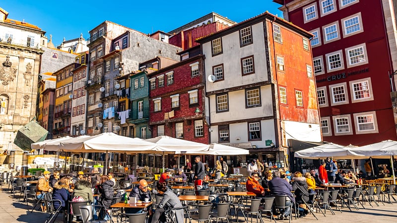 Porto Ribeira Square